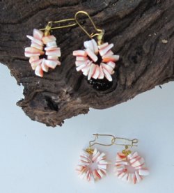 Wholesale Cut Strawberry Strombus Conch Shell Loop Earrings - Closeout $.50 a dozen